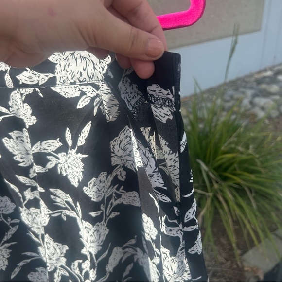 Pink Lily XL Black and White Floral Wide Leg Pants side zipper - Picture 3 of 8